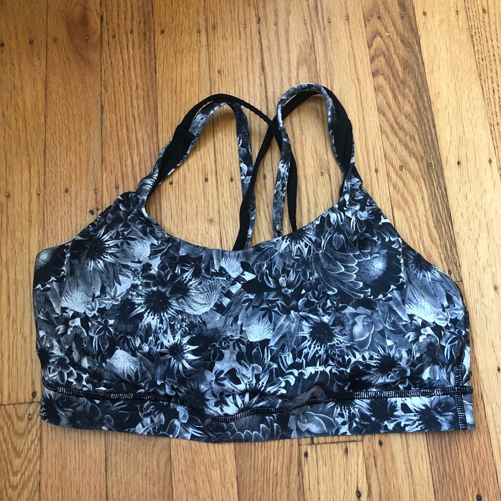 Lululemon sports bra